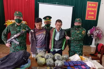 Nghệ An: Bắt giữ 2 đối tượng vận chuyển ma tuý xuyên biên giới