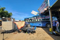 Xe khách va chạm xe tải, tài xế tử vong trong cabin