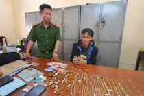 Bắt giữ đối tượng trộm hàng chục cây vàng ở Đắk Lắk