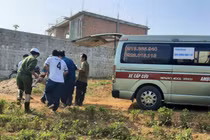 Người đàn ông 60 tuổi được cứu sống sau 5 ngày rơi xuống suối 