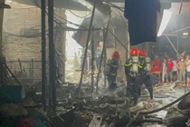 Cháy chợ ở Đắk Lắk khiến 3 ki ốt bị thiêu rụi nhiều hàng hoá