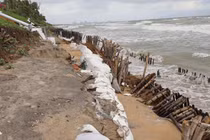 Công bố tình huống khẩn cấp sạt lở bờ biển Hội An