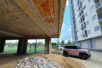 Nhóm thiếu niên ngang nhiên đốt pháo tự chế giữa khu dân cư gây hốt hoảng