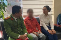 Bán vàng để nộp tiền cho kẻ lừa đảo, người phụ nữ được cứu kịp thời