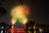 Bắn pháo hoa dịp Tết Nguyên đán năm 2025 phải an toàn, tiết kiệm