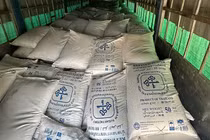 Xe tải chở gần 35 tấn đường trắng không hóa đơn bị bắt