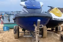 Bình Định: Mô tô nước lao lên bờ làm 2 học sinh thương vong