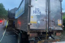 Phú Yên: Tông vào xe tải đỗ bên đường, 2 người tử vong