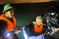 Bình Thuận: Cứu sống du khách nước ngoài gặp nạn trên biển 