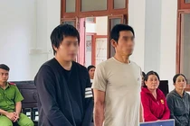 Hai cha con lĩnh án tù vì cầm đao chém người