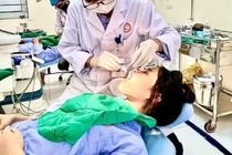 Cắm lại răng rơi do tai nạn cho cô gái 17 tuổi: Cần bảo quản đúng