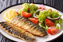 Cá giàu dinh dưỡng nhưng ai nên thận trọng khi ăn?