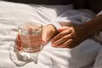 6 điều dễ dàng làm buổi sáng giúp thanh lọc ruột