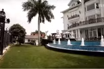 Ngắm biệt thự ven sông như lâu đài của tỷ phú Jonathan Hạnh Nguyễn