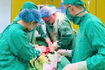 Thẩm mỹ vùng kín tại Spa, cô gái trẻ sốc mất máu, biến dạng vùng kín