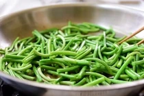 Loại rau dài như "bó đũa" cực bổ dưỡng, nhiều người không biết toàn bỏ đi