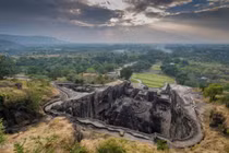 Khám phá ngôi đền Ấn Độ được tạc từ khối đá khổng lồ