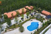 Chiêm ngưỡng biệt phủ 15ha toàn gỗ hiếm ở Bình Dương