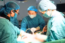 Đau bụng dữ dội, đi khám phát hiện u xơ tử cung kích thước lớn