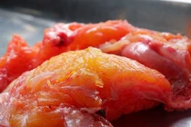 Làm món gỏi “thủy quái sông Đà” đậm chất núi rừng Tây Bắc