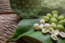 Hạt sen bổ dưỡng nhưng "đại kỵ" với những người này