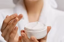 Hà Nội: Cô gái cầu cứu bác sĩ sau món quà Valentine của bạn trai