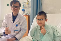 6 giờ cân não cứu bé trai 9 tuổi có khối u tuyến tùng nguy hiểm