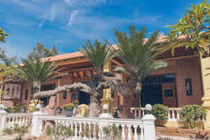 Từng góc trong biệt phủ 10.000m2 phong cách cổ xưa của Lý Nhã Kỳ