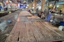 Hà Nội: Chợ dân sinh, siêu thị “cháy hàng” trước siêu bão Yagi