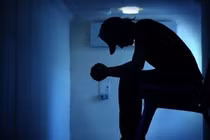 Nhận kết quả mắc bệnh lậu, người chồng bàng hoàng