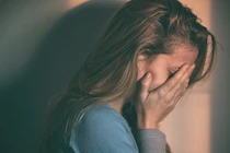 Hối thúc mẹ chồng bán vàng khi giá cao, tôi bị cả nhà quay lưng