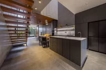 Ngỡ ngàng nhà ống xanh mát giữa lòng đô thị 