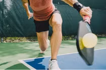 Đứt gân cơ vai khi... chơi pickleball