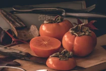 Hồng ngâm vào mùa ngon khó cưỡng, nhưng phải ăn đúng cách kẻo hại sức khỏe