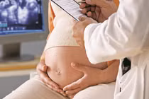  10 phút nhập viện mổ lấy thai cứu mẹ con sản phụ rau bong non