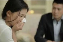 Gạt nước mắt sống chung với người chồng hẹp hòi, ích kỷ