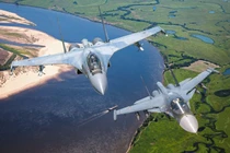 Tận mục Su-35 "thần hộ vệ" tiêm kích bom Su-34 trên chiến trường Ukraine