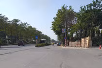 Tiềm ẩn nguy cơ mất an toàn từ những nắp cống lồi, lõm trên đường