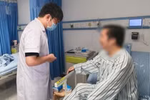 Mê ăn cua sống, người đàn ông choáng váng khi thấy thứ này trong người 