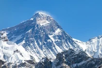 Vì sao “nóc nhà thế giới” Everest không ngừng cao lên? 