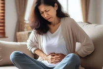 Đột ngột đến tháng, cụ bà hí hửng 'cải lão hoàn đồng' nào ngờ ung thư 