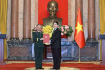 Phó chủ nhiệm Tổng cục Chính trị Lê Quang Minh được thăng quân hàm Thượng tướng