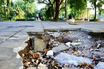 Công viên Nghĩa Đô, Cầu Giấy nhếch nhác, bốc mùi