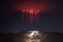 Hiện tượng siêu sét đẹp choáng váng như phim viễn tưởng