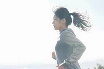 Nghiên cứu mới: Tập thể dục có thể bù đắp tổn thương do thức khuya 