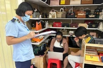 Hàng giả, hàng nhái “tung hoành” dịp cận Tết