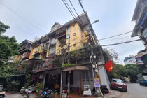 Người dân Thủ đô khốn khổ vì công trình xây dựng trái phép 