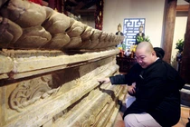 Bệ đá hoa sen 800 tuổi của chùa Phổ Quang 