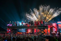 Cổ phiếu Yeah1 tăng trần nhờ lực đẩy “Anh trai, Chị đẹp”