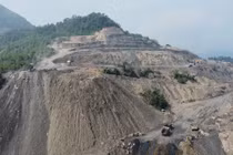 Bãi thải mỏ than suối Bàng nguy cơ sạt lở, dân nơm nớp lo sợ